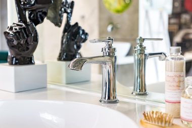 Ce diferențe sunt între bateriile de lavoar ieftine și cele premium?