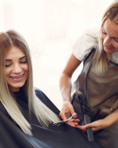 Cum afli dacă un hairstylist din Cluj are formare internațională?